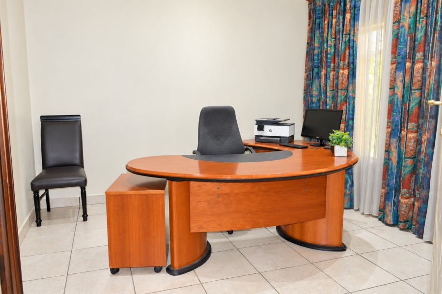 3 Bedroom Property for Sale in Roosheuwel North West